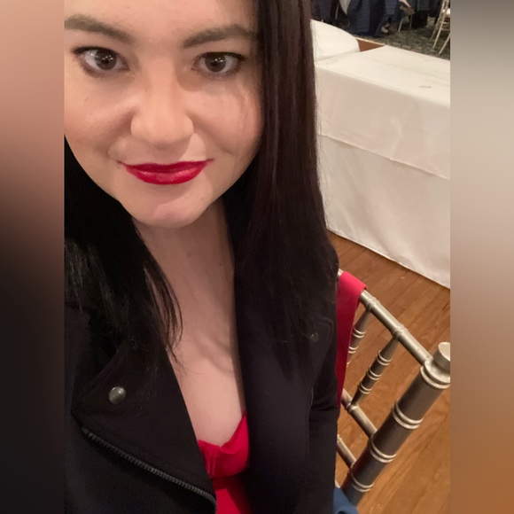 Meet your Posher, Caitlyn - Picture 4 of 4